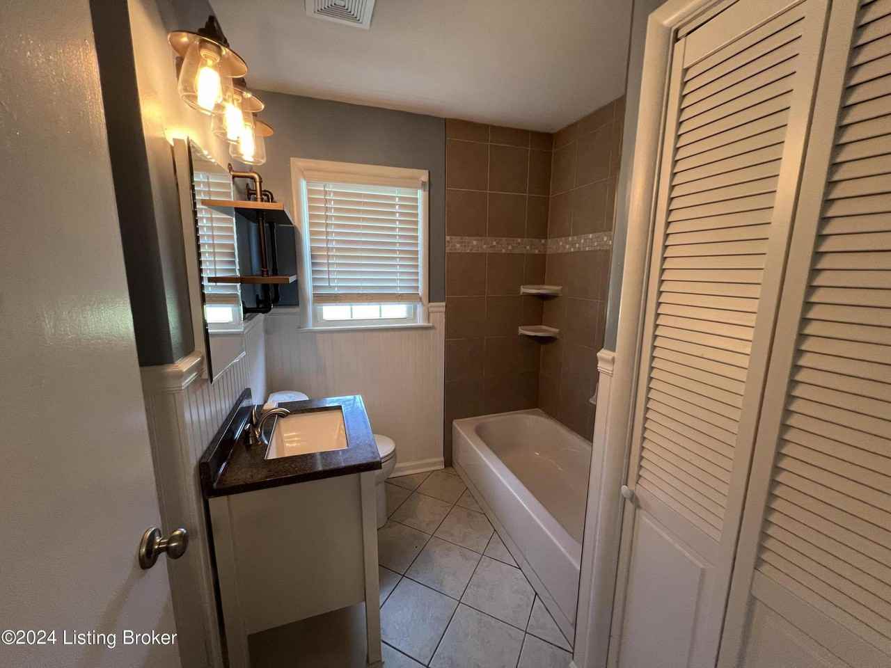 2307 Medford Lane - Photo 7 of 16