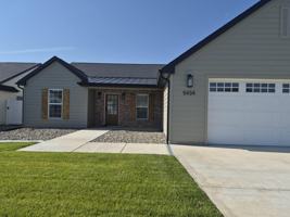 featured image of 5434 Apple Rose Ln