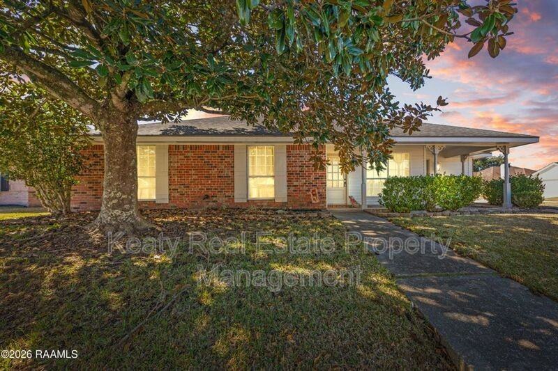 313 Wallingsford Cir - Photo 2 of 28