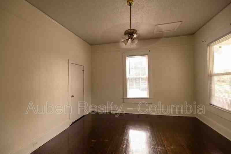 1112 Olympia Ave - Photo 4 of 18