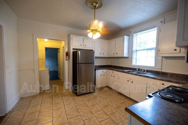 1112 Olympia Ave - Photo 6 of 18