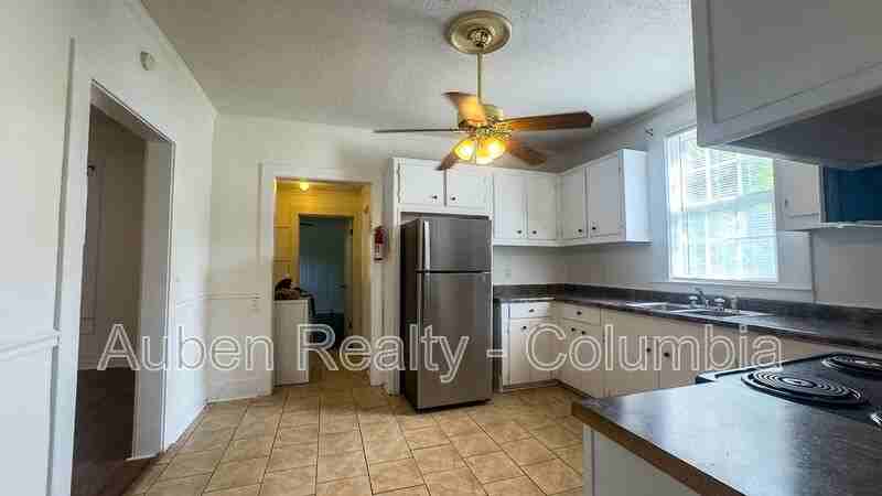 1112 Olympia Ave - Photo 7 of 18