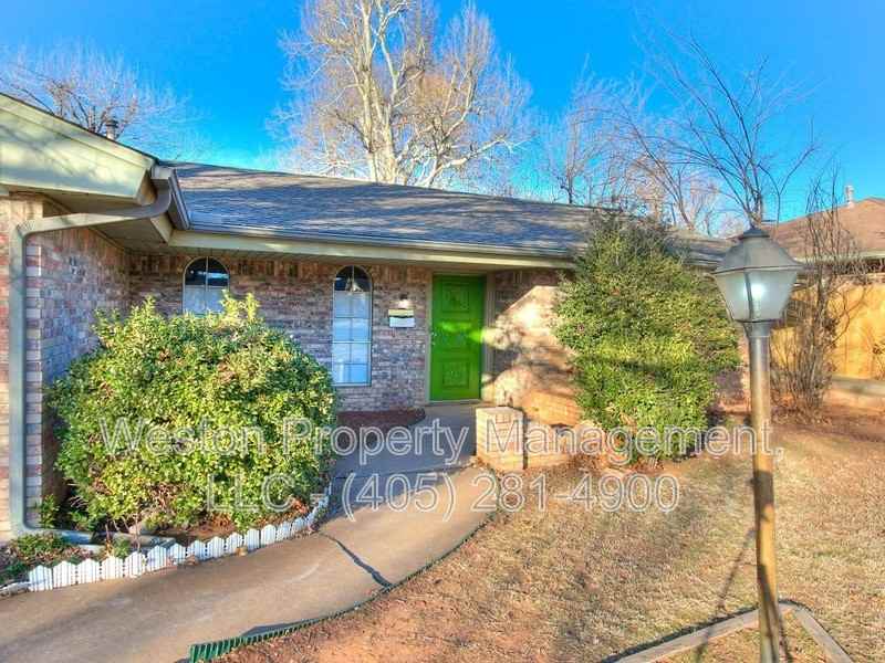 1011 Crown Dr - Photo 2 of 34
