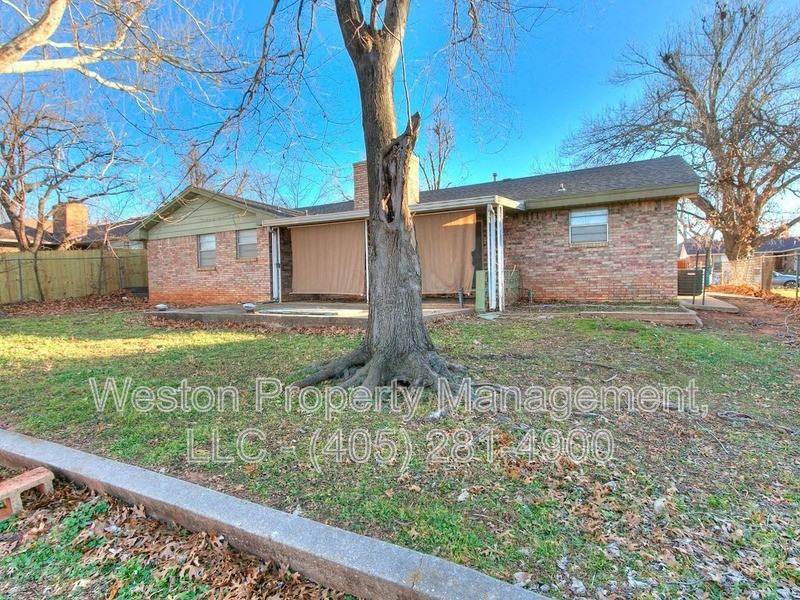 1011 Crown Dr - Photo 6 of 34