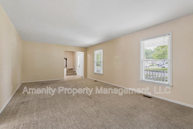 1012 Austenwood Ct - Photo 6 of 49