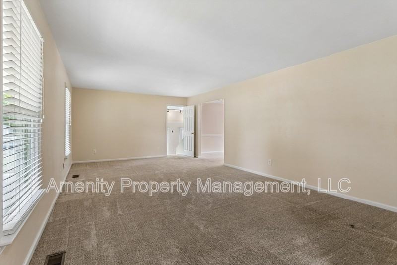 1012 Austenwood Ct - Photo 7 of 49