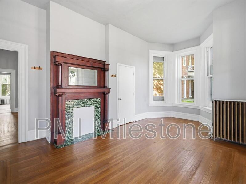 323 N Potomac St #1 - Photo 5 of 21
