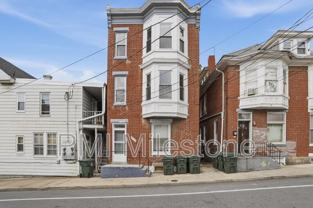 207 N Mulberry St - Photo 1 of 1