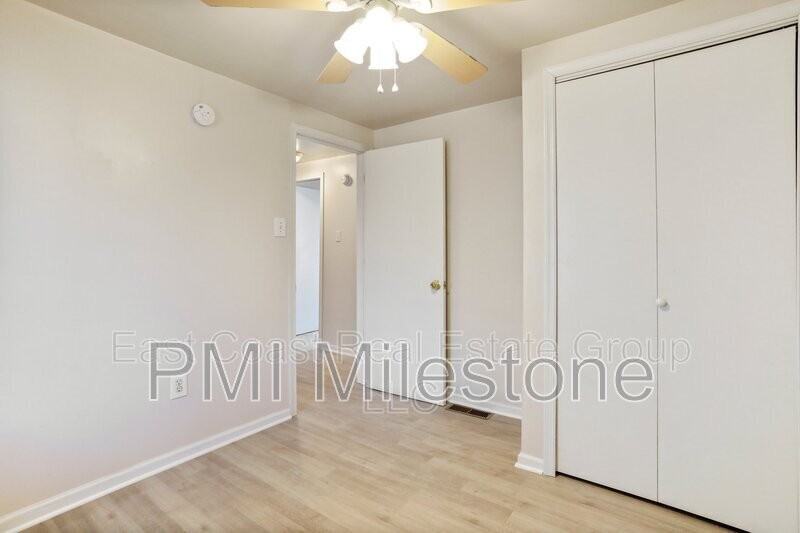 118 S Locust St - Photo 6 of 23