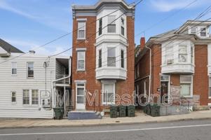 featured image of 207 N Mulberry St #2