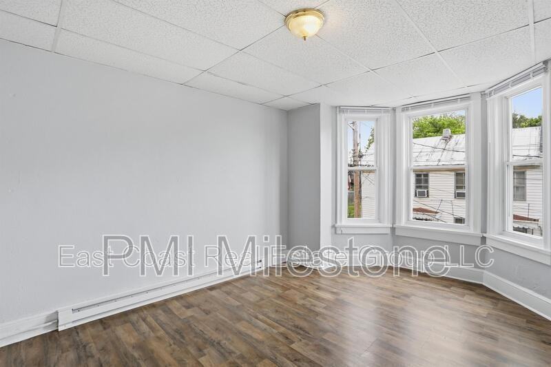 207 N Mulberry St #2 - Photo 2 of 31
