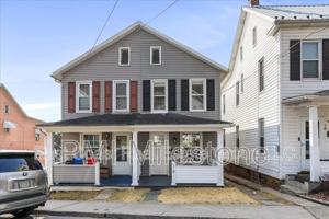featured image of 16 Woods Ln