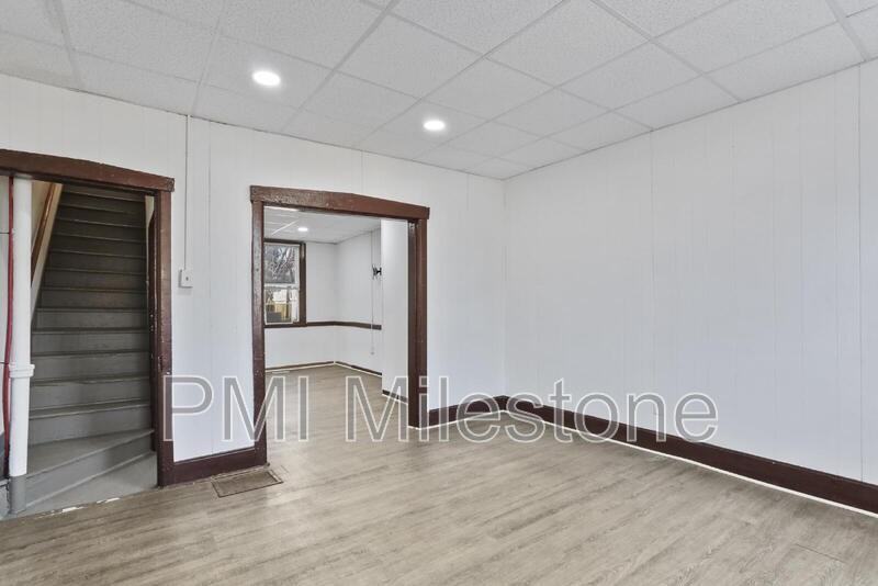 216 N College St - Photo 5 of 26