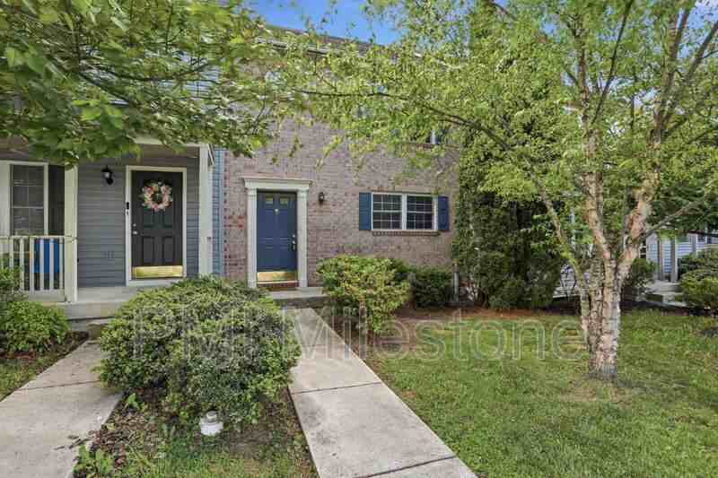 24 Mabel Ln - Photo 3 of 34