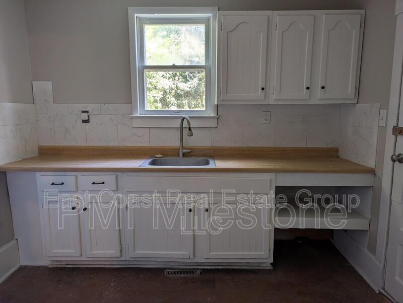 304 1/2 W Martin St - Photo 3 of 38