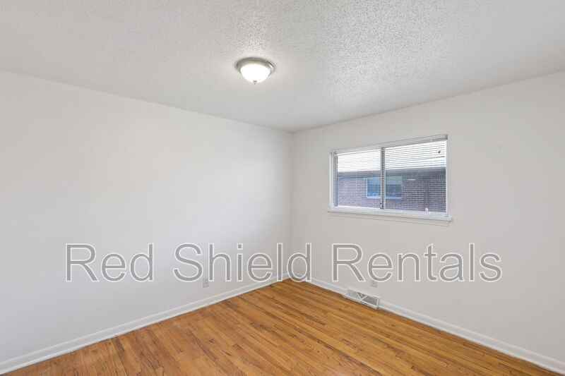 932 Holmes Rd #3 - Photo 2 of 15