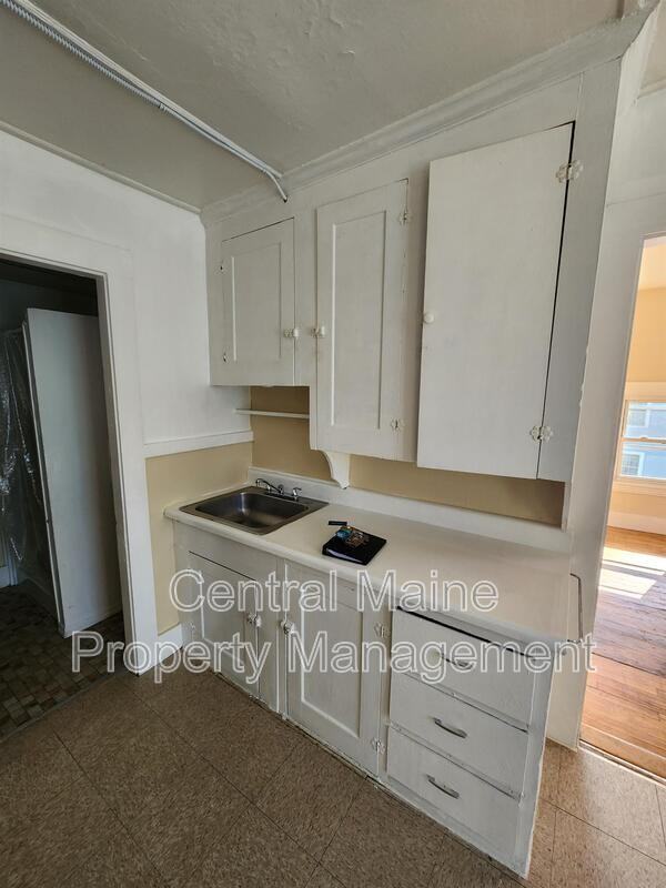 52 Hampshire St #4-2 - Photo 3 of 9