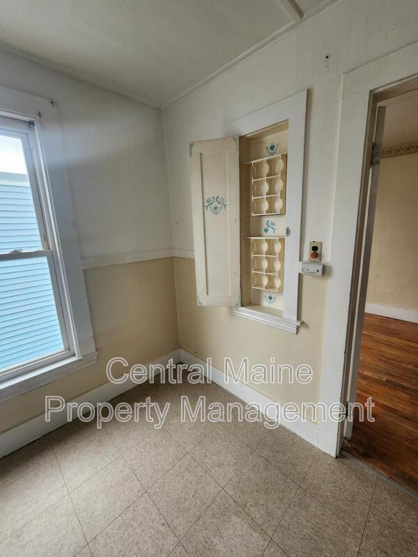 52 Hampshire St #4-2 - Photo 4 of 9