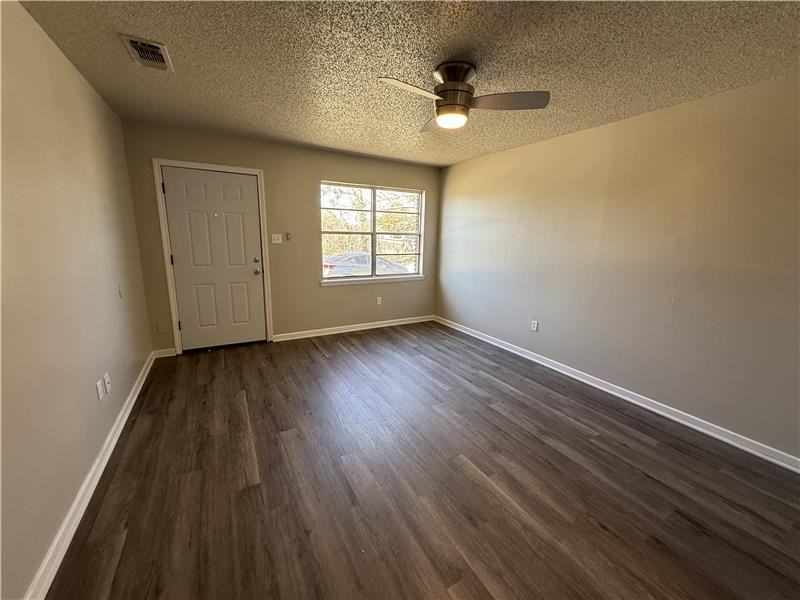 302 N 9th St - Photo 2 of 13