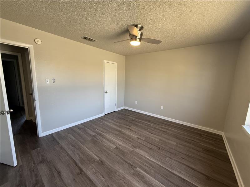 302 N 9th St - Photo 4 of 13