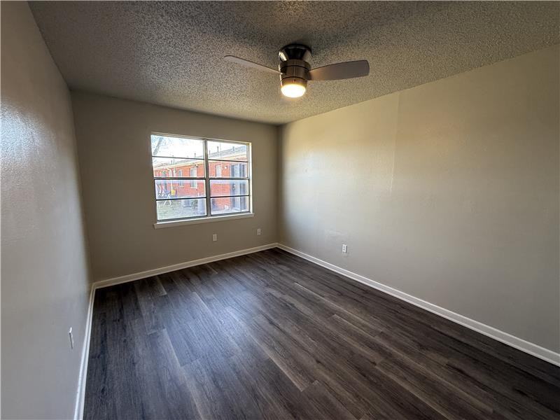 302 N 9th St - Photo 7 of 13