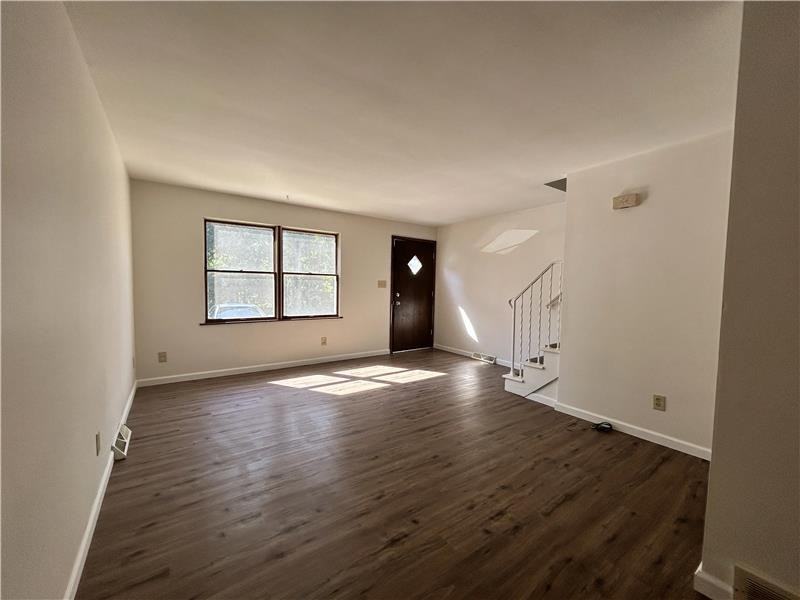 3601 Beaumont Dr #7 - Photo 3 of 10