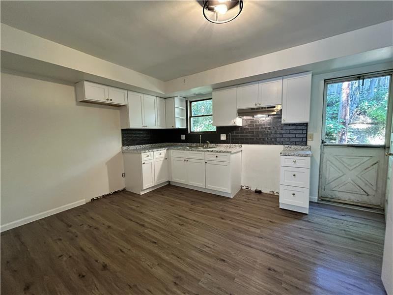 3601 Beaumont Dr #7 - Photo 4 of 10