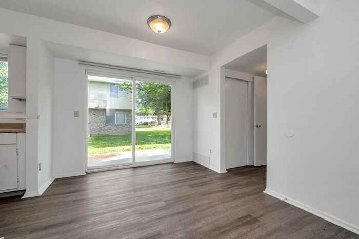 558 N Redwood Rd #2-2 - Photo 5 of 16