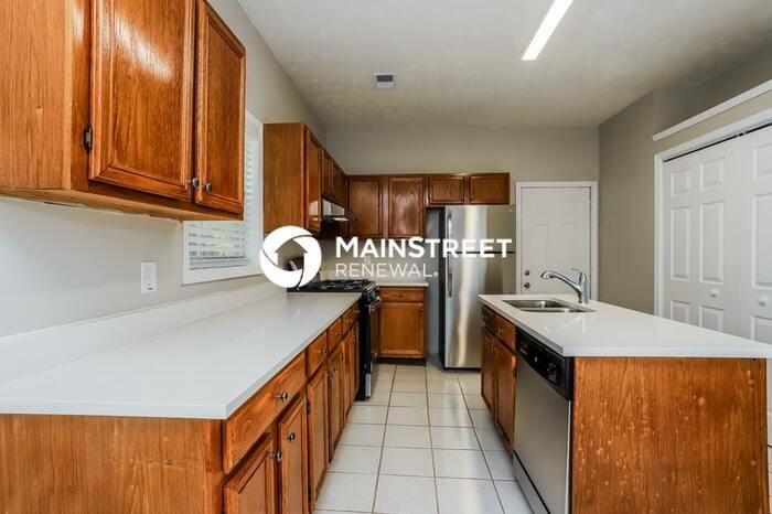 5118 Oaktree Trl - Photo 5 of 17