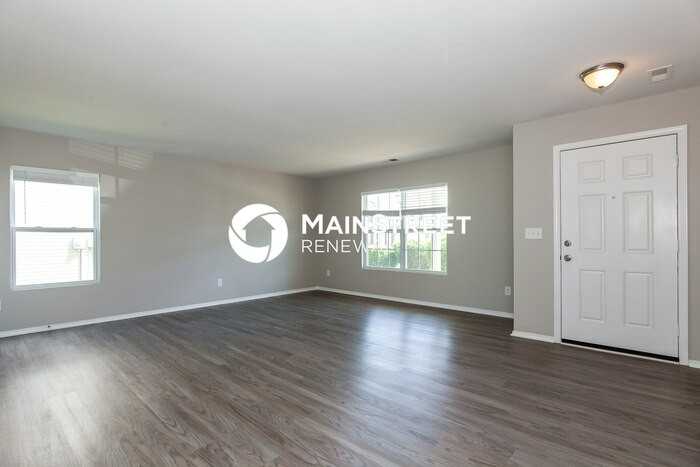 9810 Bayview Pkwy - Photo 7 of 17