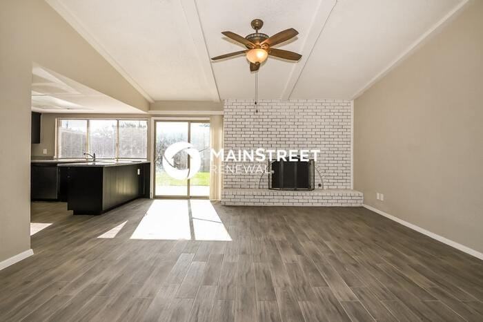 450 Thistle Dr - Photo 3 of 15