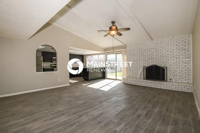 450 Thistle Dr - Photo 4 of 15