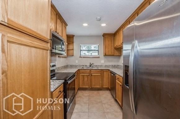 1028 Burnett St - Photo 5 of 20