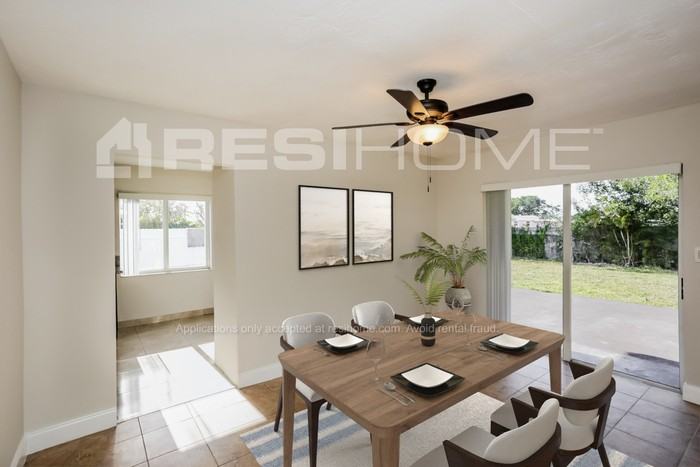 10855 Sw 152nd Ter - Photo 4 of 19