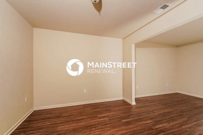 625 Clover Cir - Photo 3 of 17