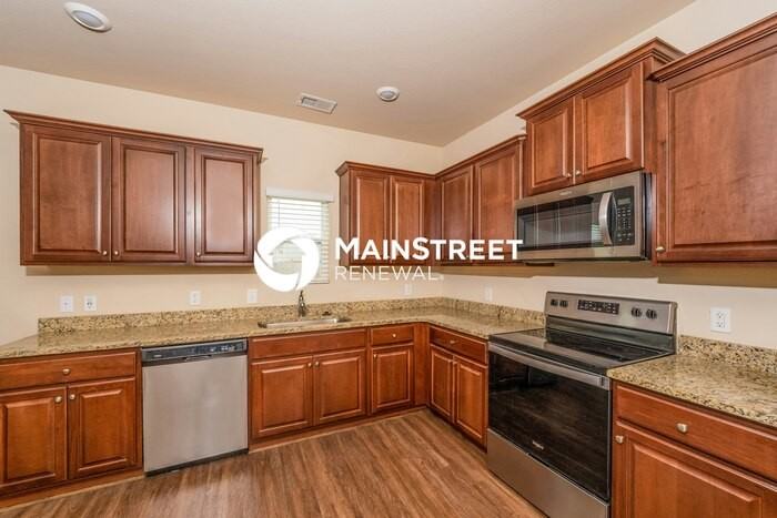 625 Clover Cir - Photo 4 of 17