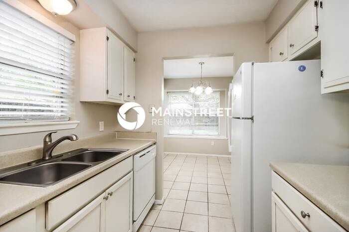 23123 Newgate Dr - Photo 5 of 16