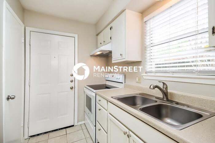 23123 Newgate Dr - Photo 6 of 16