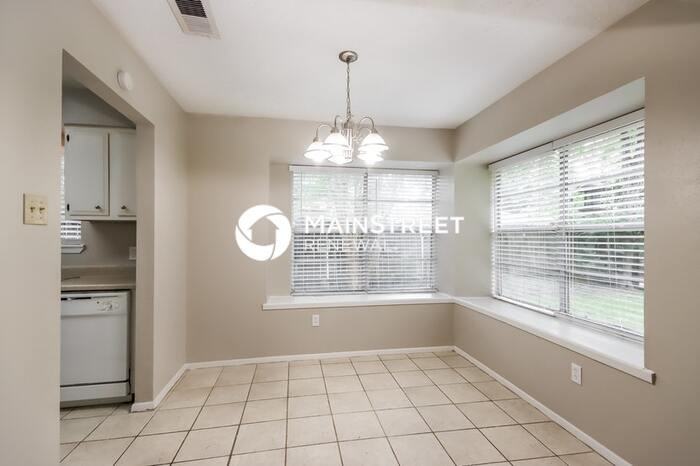 23123 Newgate Dr - Photo 7 of 16