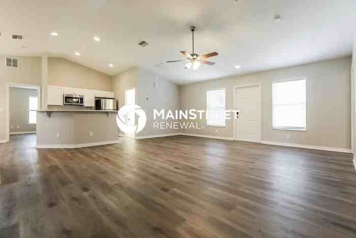 4628 N Salford Blvd - Photo 3 of 16