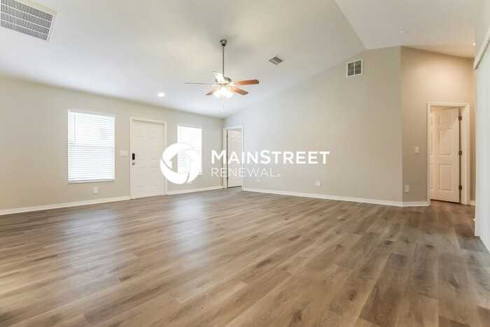 4628 N Salford Blvd - Photo 4 of 16