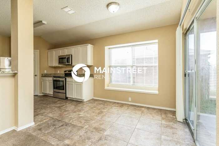6909 Baybridge Dr - Photo 5 of 16