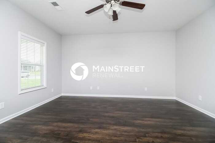 705 Mitscher Dr - Photo 5 of 17