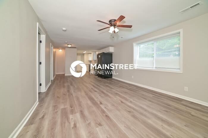 5115 Landbrook Dr - Photo 4 of 16