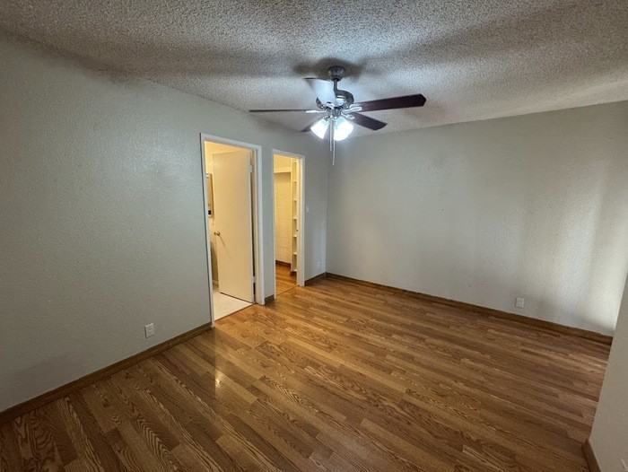 311 W Pontiac Dr - Photo 6 of 15