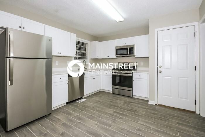 4969 Hampstead Ln - Photo 6 of 22