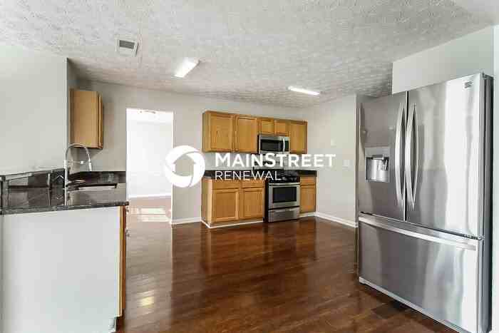 3057 N Oak Ct - Photo 6 of 17