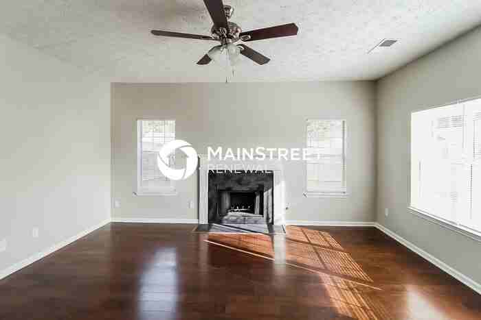 3057 N Oak Ct - Photo 7 of 17