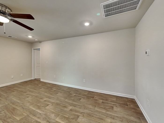 317 Crooked Pine Ct - Photo 4 of 24