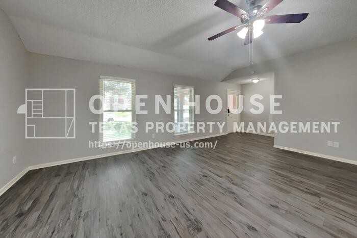 18138 Garden Manor Dr - Photo 5 of 20